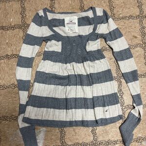 Y2K hollister sweater